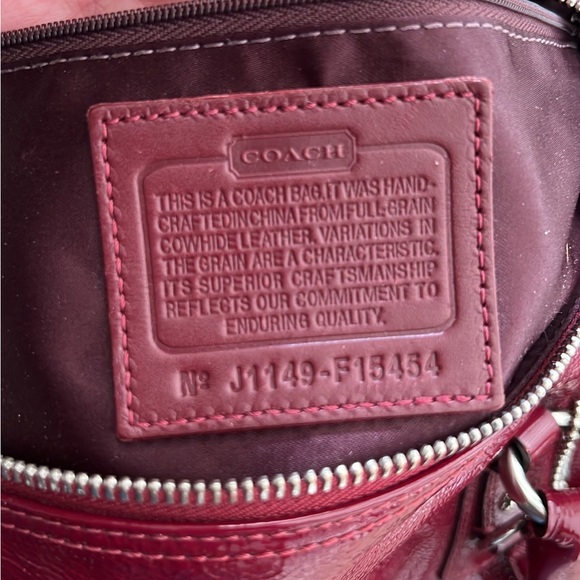 Coach red patent leather purse - Picture 4 of 5